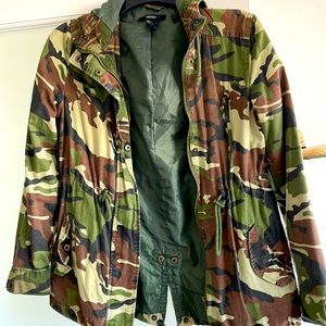 Camo jacket w hood